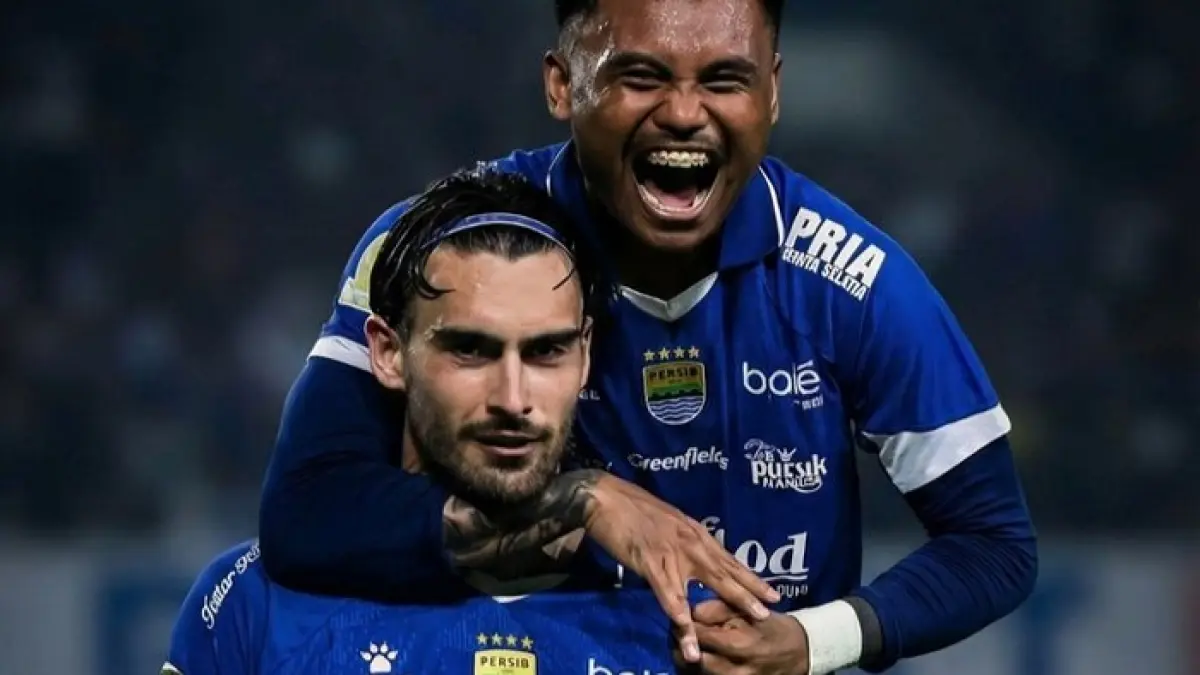 Bursa transfer Persib Bandung memanas! 8 pemain top dibidik, 2 dikabarkan sudah deal untuk putaran kedua Super League.