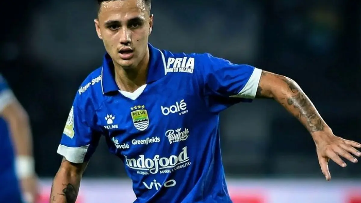 Pemain asing Persib Bandung 2026-2027 terungkap, ini daftar yang bertahan, dilepas, dan incaran baru.