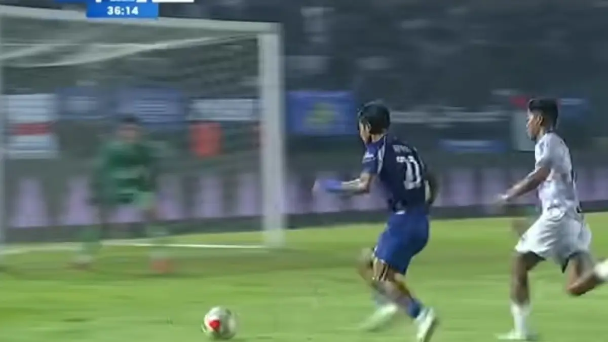 Update liga 1 indonesia terbarui 2026, PSIM incar papan atas, Persib masih kokoh, persaingan makin ketat di sisa musim.