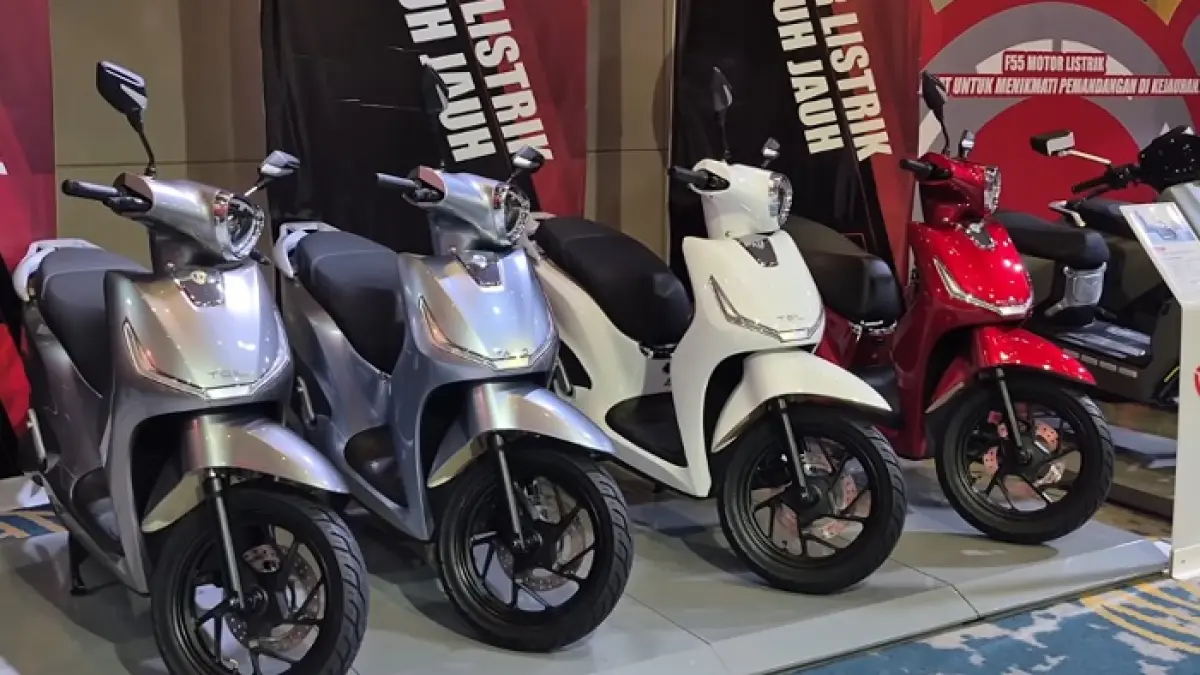 Motor listrik canggih 2026 terbaik hadir dengan teknologi NFC, baterai sodium ion, dan jarak tempuh hingga 100 km.