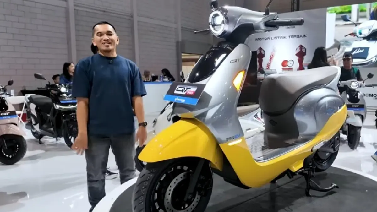 Motor listrik jarak jauh terbaik 2026 hadir murah Rp15 jutaan, jarak tempuh hingga 135 km dan fitur modern lengkap.