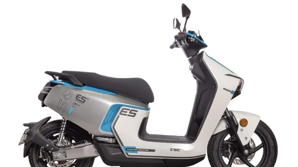 Zongsen IS5 motor listrik jarak jauh hadir dengan teknologi hibrida, mampu tempuh 300 KM dan super irit bahan bakar.