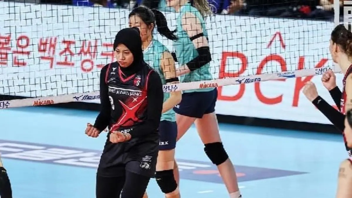 Hasil Proliga 2026, Pertamina Enduro kalahkan Popsivo Polwan 3-1 di Final Four, laga dramatis hingga set keempat.