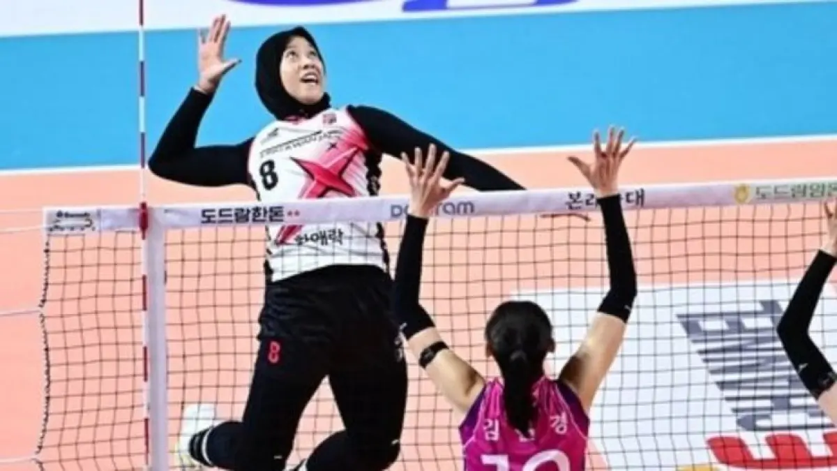 Megawati Hangestri cetak smash keras hingga headshot pemain asing saat Pertamina Enduro kalahkan Popsivo Polwan 3-1 di Proliga 2026.