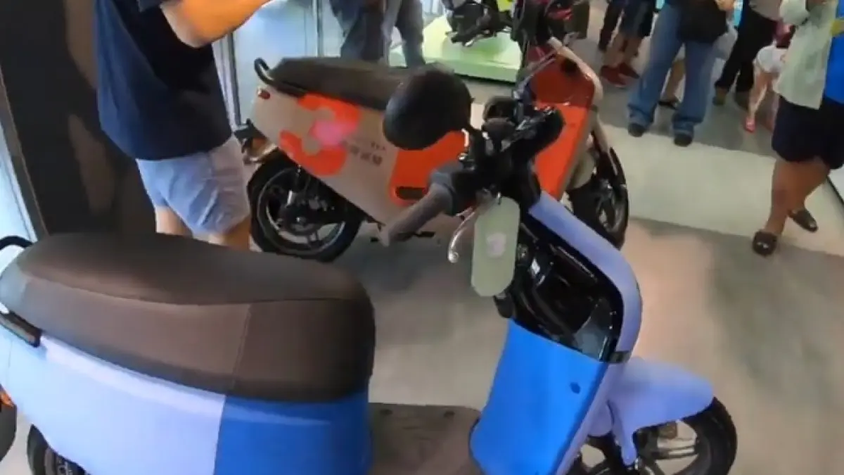 Motor listrik 170 km cas 40 menit Gogoro 3 Series hadir dengan fitur canggih dan performa tinggi. Simak spesifikasi lengkapnya!