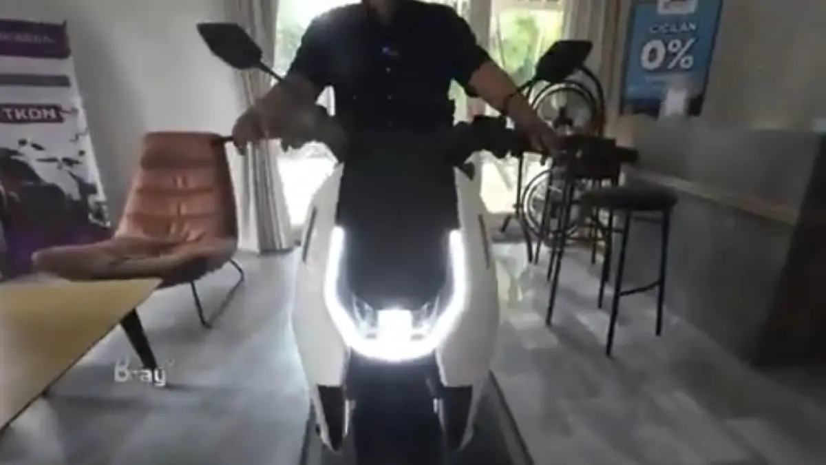 Motor listrik 170 km cas 40 menit hadir di Indonesia! Simak spesifikasi, harga, dan keunggulan motor listrik futuristik ini.