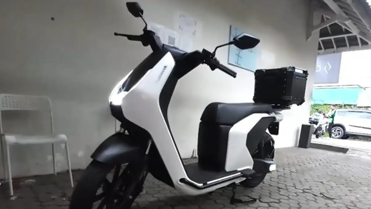 Motor listrik 170 km cas 40 menit jadi sorotan! Jarak jauh dan isi daya cepat, cocok untuk mobilitas modern di Indonesia.