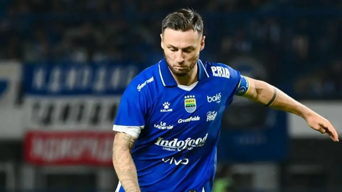 Alasan Persib batal rekrut Sios Margono terungkap, faktor adaptasi dan risiko di tengah musim jadi pertimbangan utama.