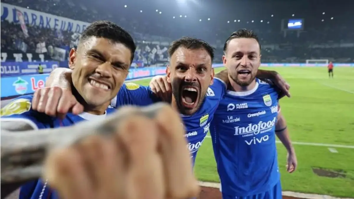 Persib Bandung dikabarkan incar Marco Duganzic, Ivar Jenner, Joey Pelupessy, dan Cyrus Margono di bursa transfer Liga 1 2026.(Pinterest)
