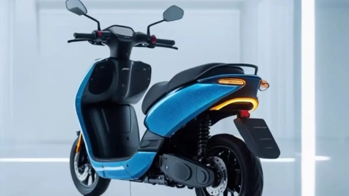 Motor listrik hybrid irit terbaru Hybrid Rush hadir dengan fitur modern, hemat energi, desain futuristik, dan harga bersaing.
