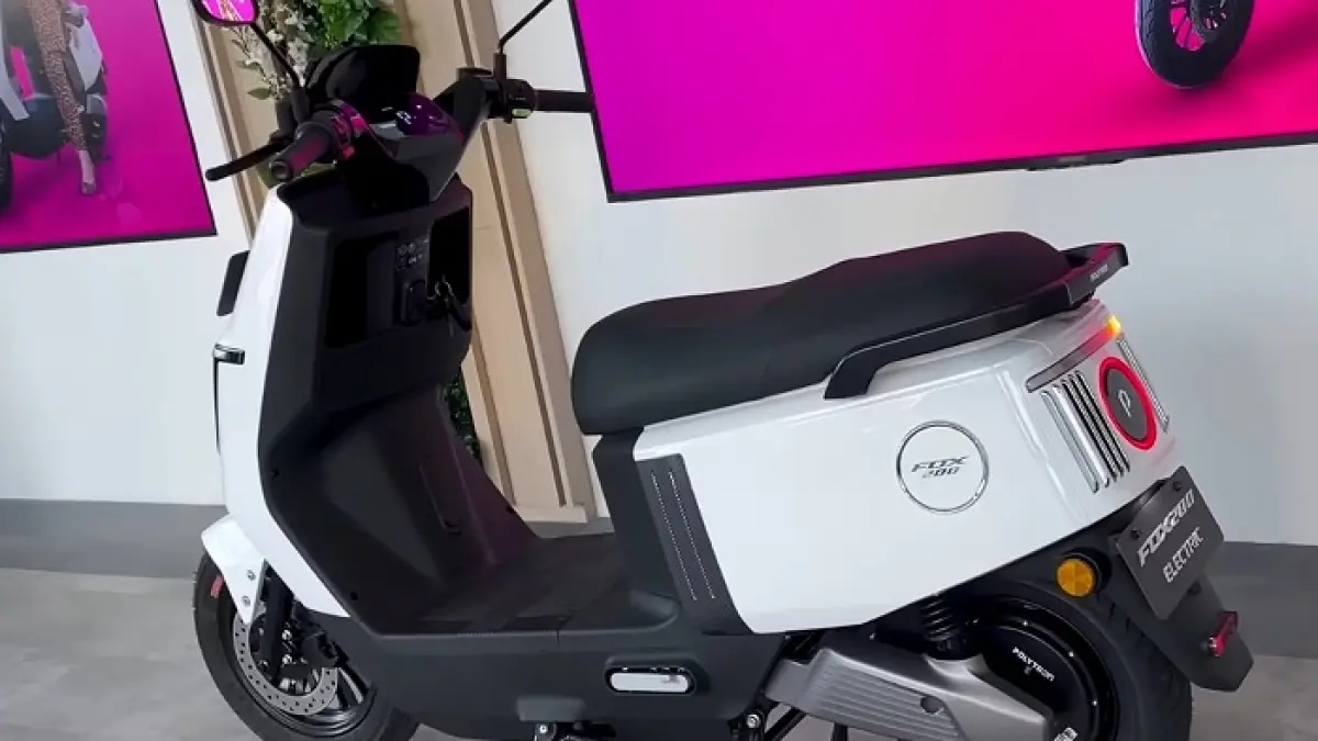 Motor listrik murah 11 jutaan terbaik 2026, Polytron Fox 200 hadir dengan fitur canggih, irit listrik, dan harga super terjangkau.