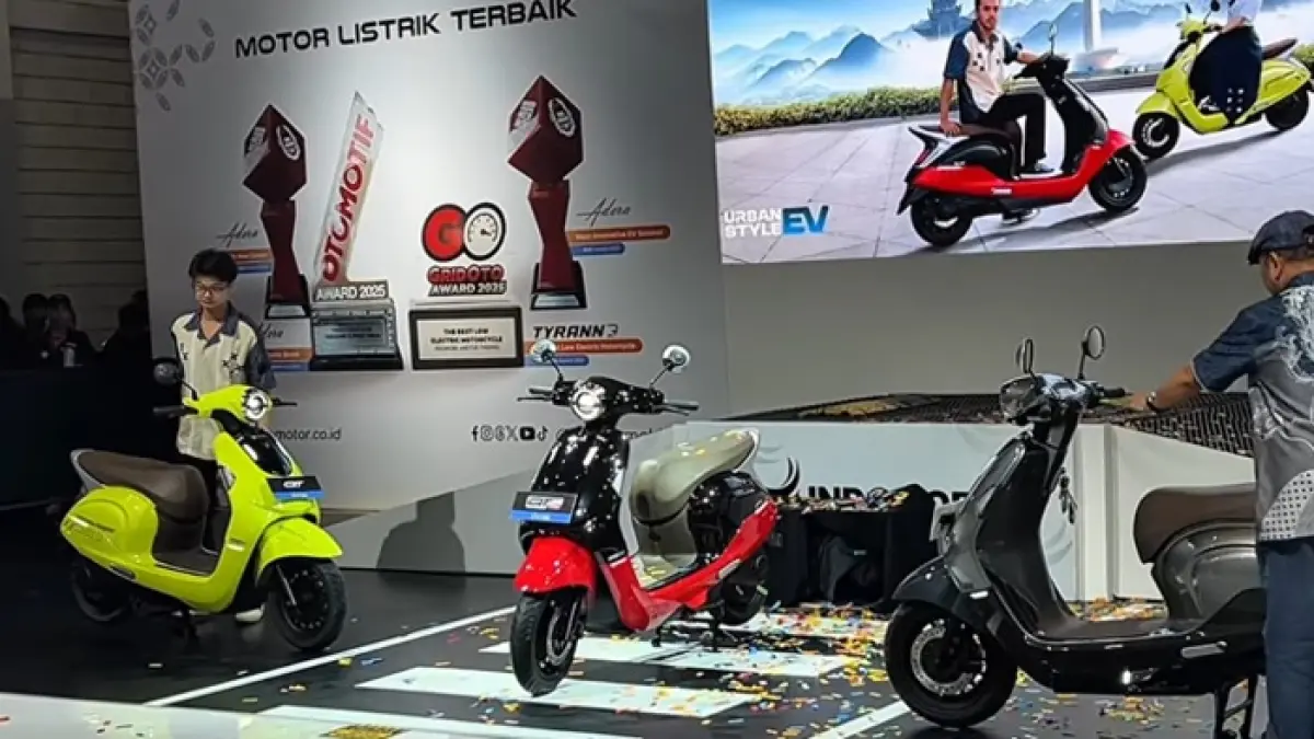 Indomobil Cutie harga terbaru 2026 mulai Rp15 juta. Motor listrik stylish dengan jarak 135 km dan fitur canggih.