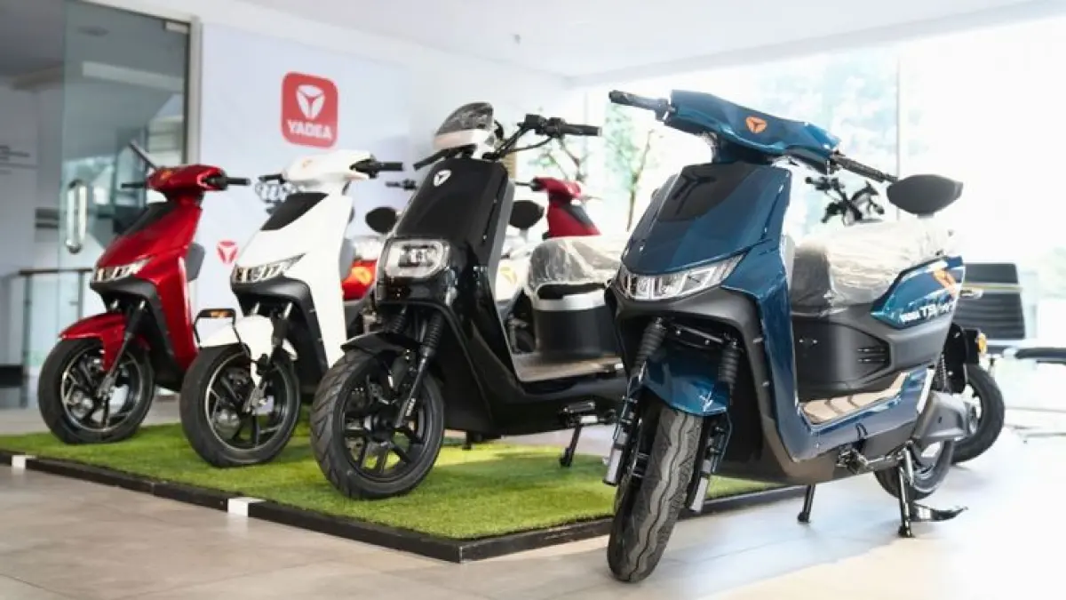 Motor listrik Indomobil Cutie Rp15 jutaan tanpa sewa baterai, jarak tempuh 135 km dan fitur lengkap. Siap saingi skutik bensin.