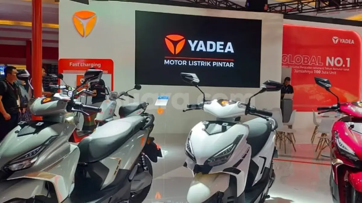 Motor listrik Yadea Osta hadir dengan jarak 150 km, fitur smart canggih, dan garansi baterai 5 tahun. Cocok untuk mobilitas harian.
