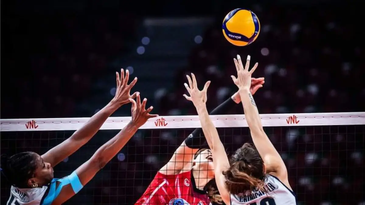 Smash Megawati Hangestri bikin headshot pemain lawan saat Jakarta Pertamina Enduro menang 3-1 di Proliga 2026.(Pinterest)