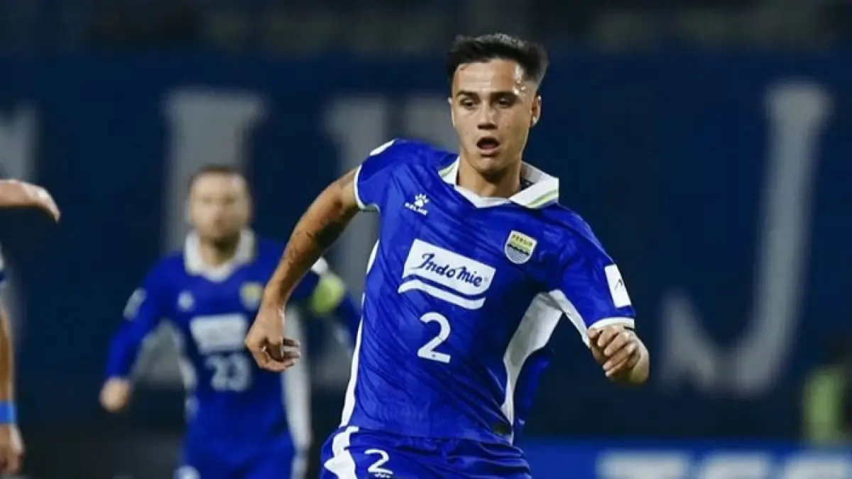 Transfer Persib Bandung 2026 memanas! Dari pemain asing hingga Timnas Indonesia, ini daftar incaran terbaru Maung Bandung.