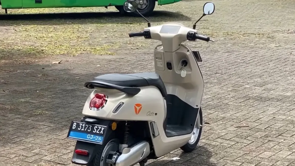 Yadea osta infonesia harga dan fitur hadir dengan jarak 150 km, fitur pintar, GPS, dan garansi baterai 5 tahun.