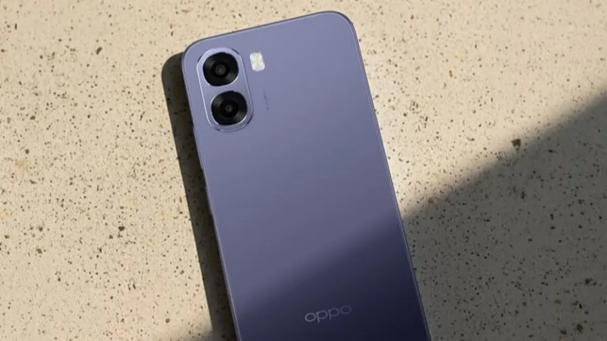 OPPO A6X hadir murah, tapi banyak fitur penting absen. Simak kelebihan dan kekurangan HP ini sebelum membeli.