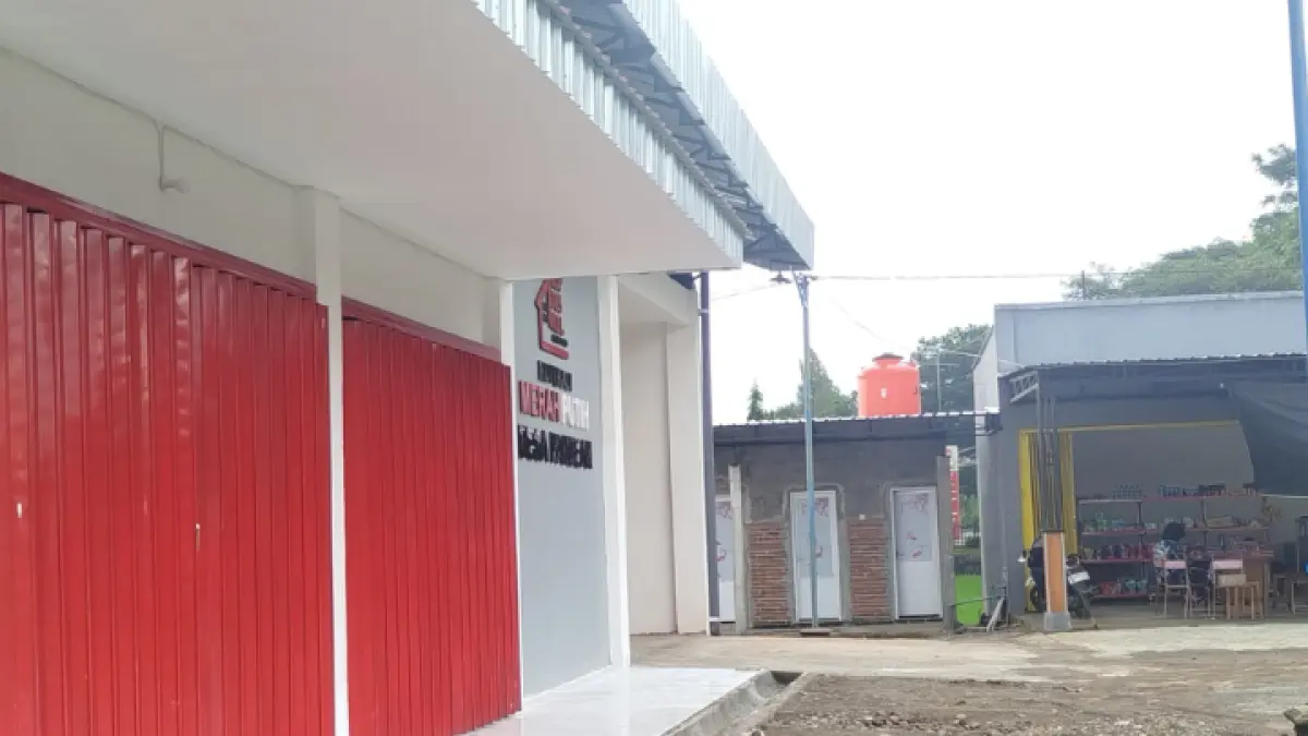 BELUM LENGKAP: Bangunan KDKMP di wilayah Kecamatan Durenan yang telah berdiri dan saat ini masih ada 20 lokasi yang prosesnya belum dilakukan. ( ZAKI JAZAI/ RADAR TRENGGALEK )