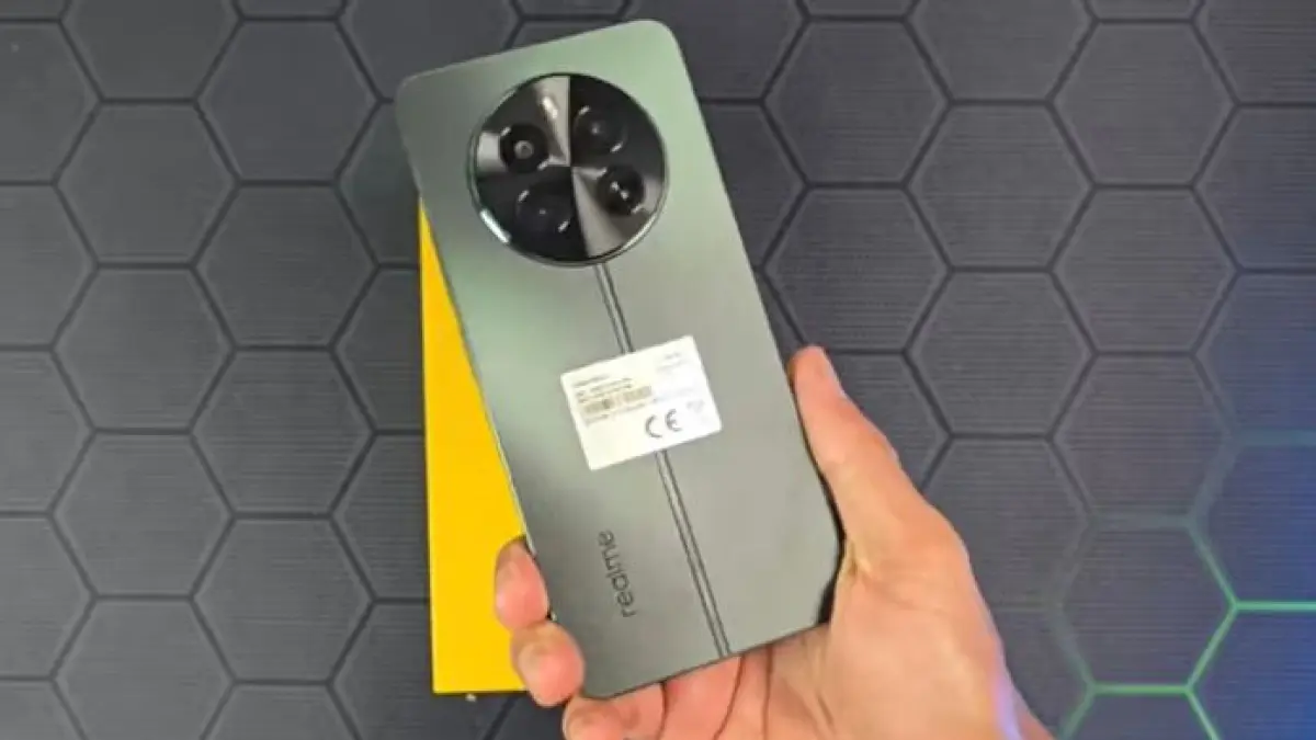 Lagi cari HP tahan lama? Cek 7 rekomendasi HP Realme 2 jutaan terbaik 2026. Baterai 7000 mAh, tahan banting standar militer, dan layar AMOLED 120 Hz!