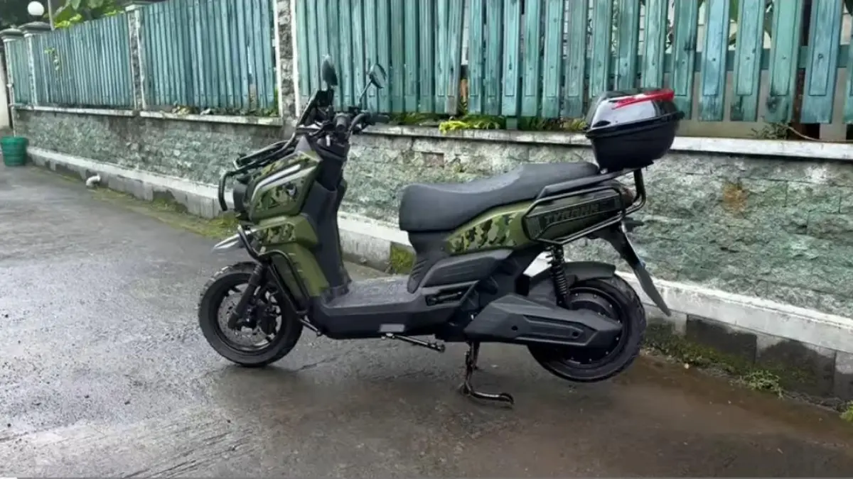 Indomobil E-Motor Tirano hadir dengan desain gagah, fitur canggih, dan jarak tempuh hingga 110 km. Simak keunggulannya di sini!
(Screenshot Youtube)