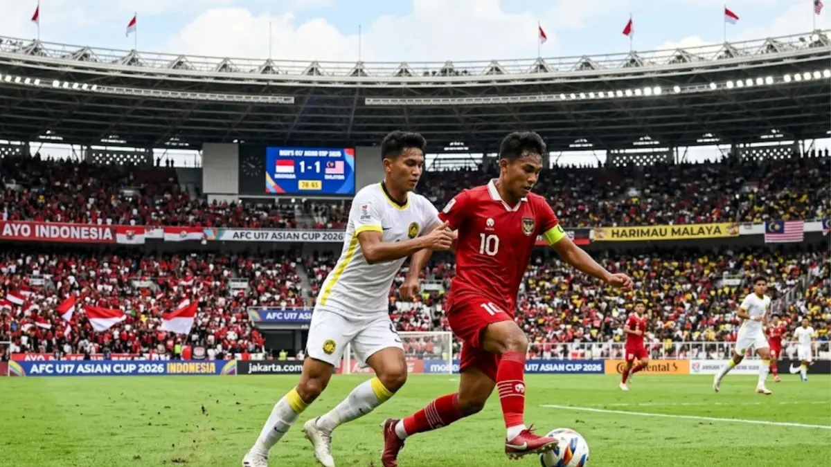Indonesia vs Malaysia U17 2026 jadi laga panas penentu. Simak analisis dan peluang Garuda Muda lolos semifinal.(GEMINI AI)