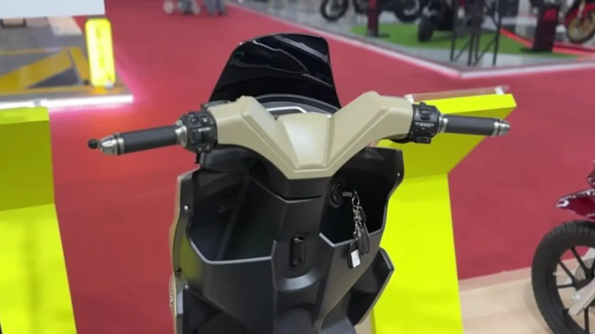 Motor listrik Gesits G1 terbaru 2026 bisa tempuh 150 km, fitur lengkap dan harga Rp23 jutaan, cocok untuk harian. (SC YOUTUBE)