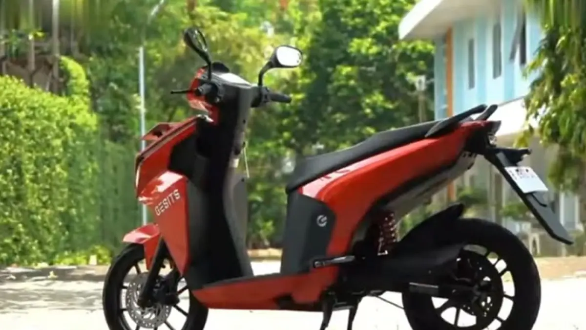 Motor listrik Gesits G1 terbaru 2026 hadir dengan tenaga 5.000 watt, jarak tempuh 100 km, dan fitur modern. Layak dibeli? (SC YOUTUBE)