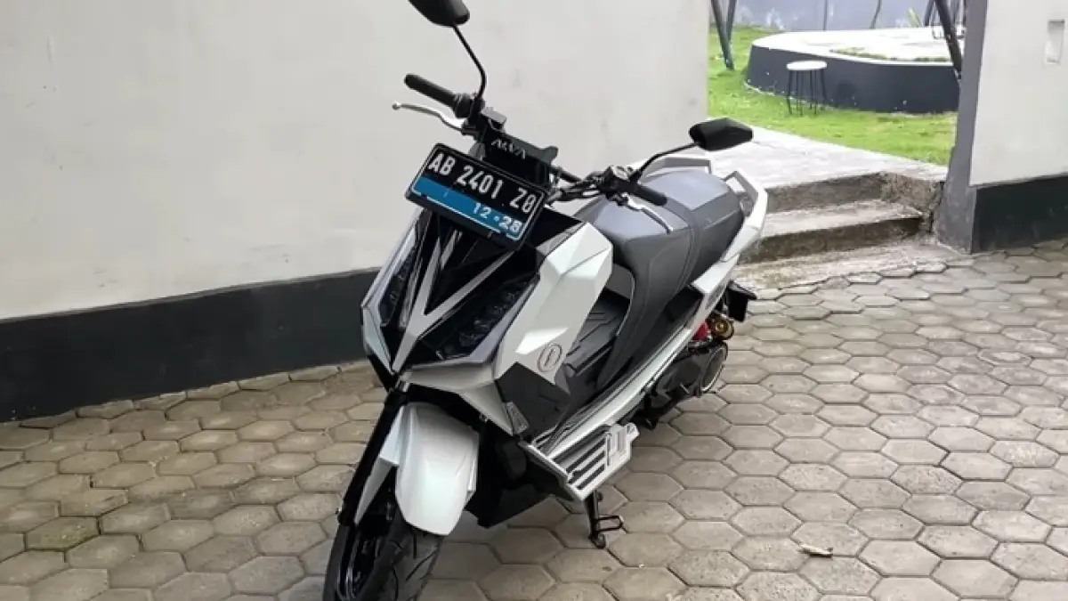 Review motor listrik Alva Cervo 2026, bahas desain futuristis, performa kencang, fitur lengkap, dan kekurangan tersembunyi. (SC YOUTUBE)
