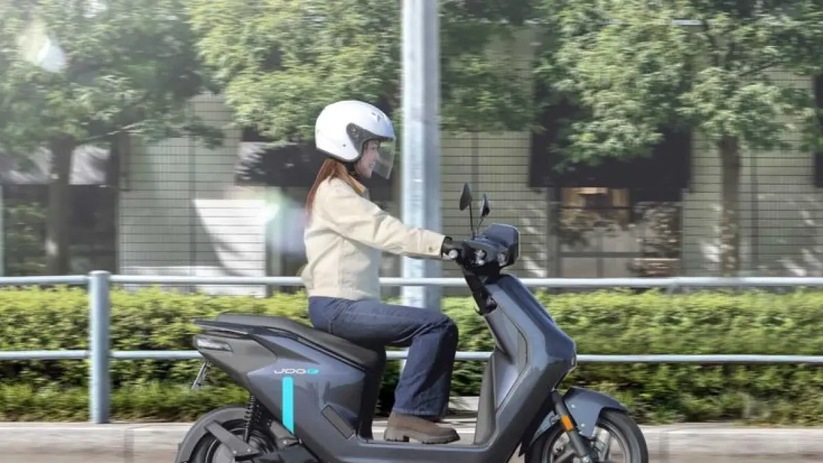 Skutik listrik Rp13 juta jadi rival Yamaha Grand Filano dan Honda Stylo, hadir dengan fitur canggih dan garansi 10 tahun!