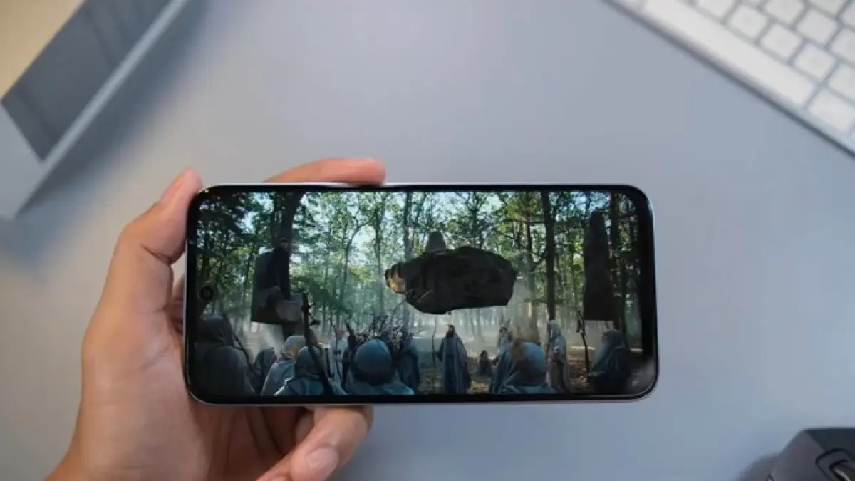 Rekomendasi hp murah terbaik April 2026 RAM 12GB dan 5G, performa kencang harga terjangkau untuk gaming dan multitasking. (SC YOUTUBE)