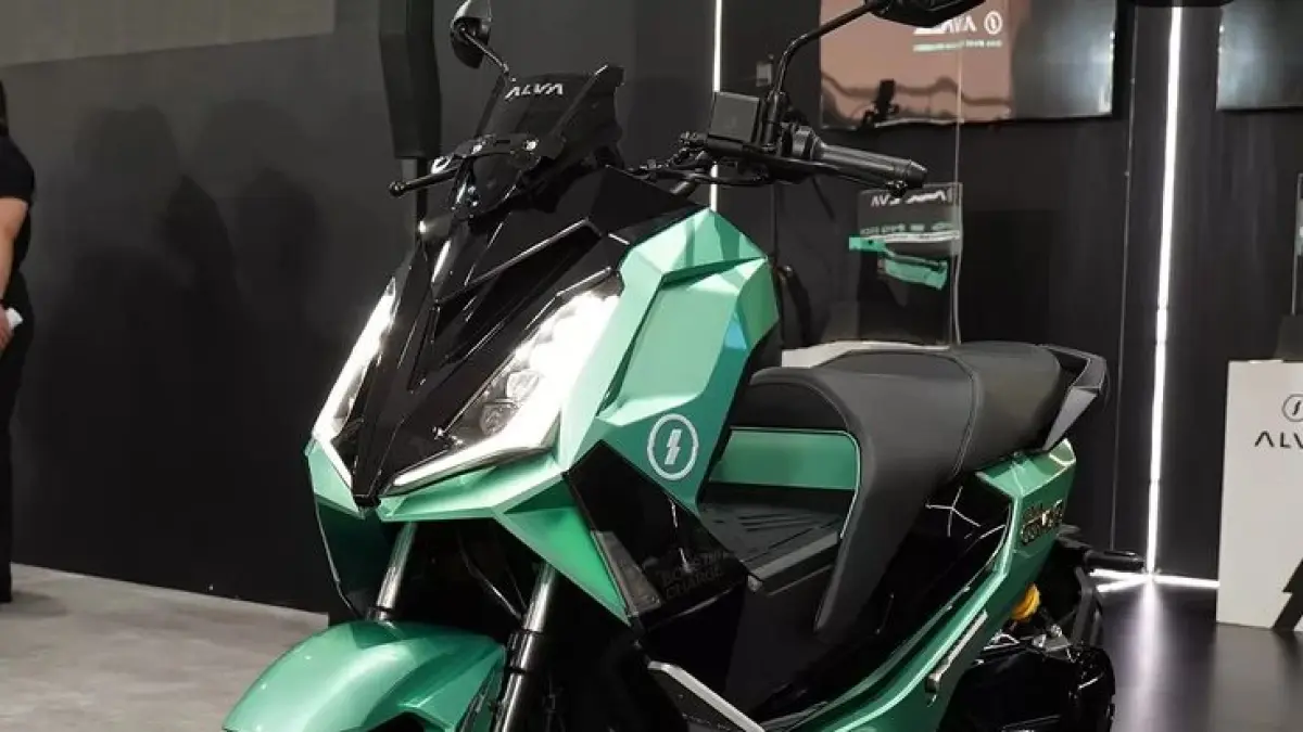 Tips menghemat baterai motor listrik agar lebih awet. Simak cara menjaga daya tahan baterai dan hindari kebiasaan boros energi