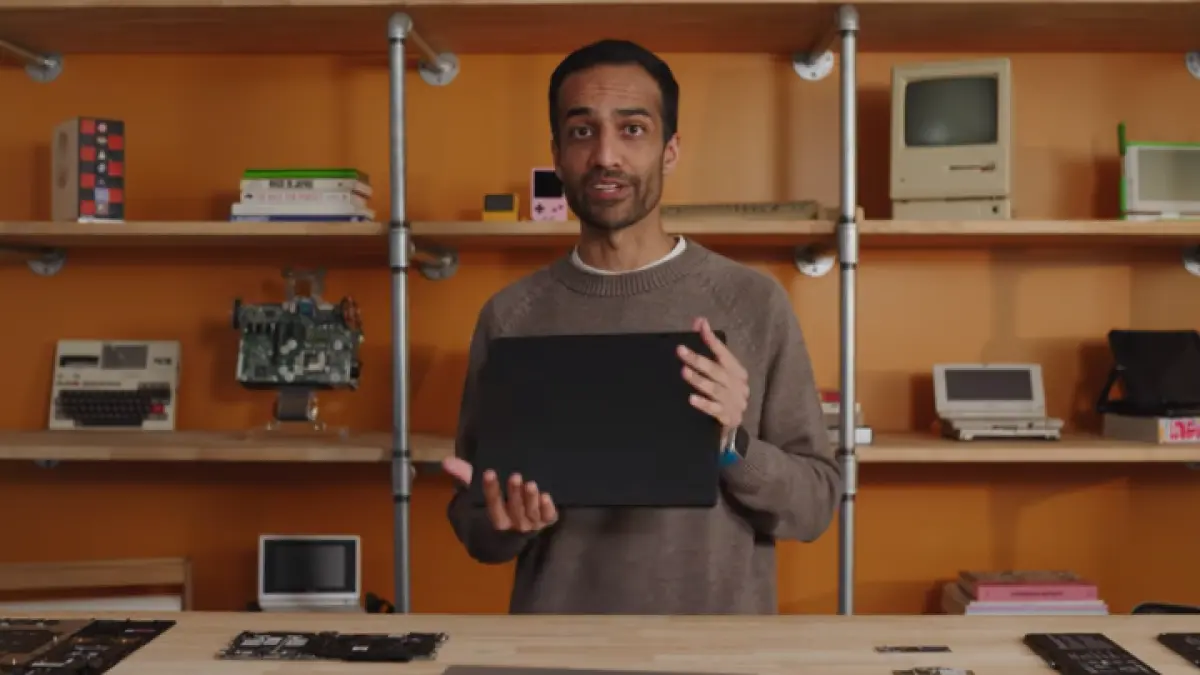 Framework Laptop 13 Pro diperkenalkan sebagai laptop modular generasi terbaru dengan desain premium dan performa tinggi, menghadirkan baterai hingga 20 jam serta dukungan penuh untuk pengguna Linux. ( YT. Framework)
