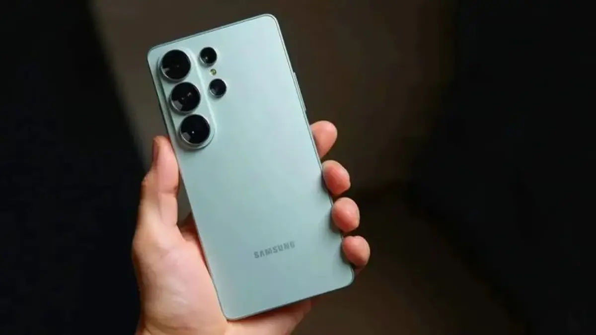 HP Samsung layar Super AMOLED Plus terbaik 2023–2025 hadir dengan performa kencang, baterai besar, dan layar tajam. Simak daftar lengkapnya!(Pinterest)