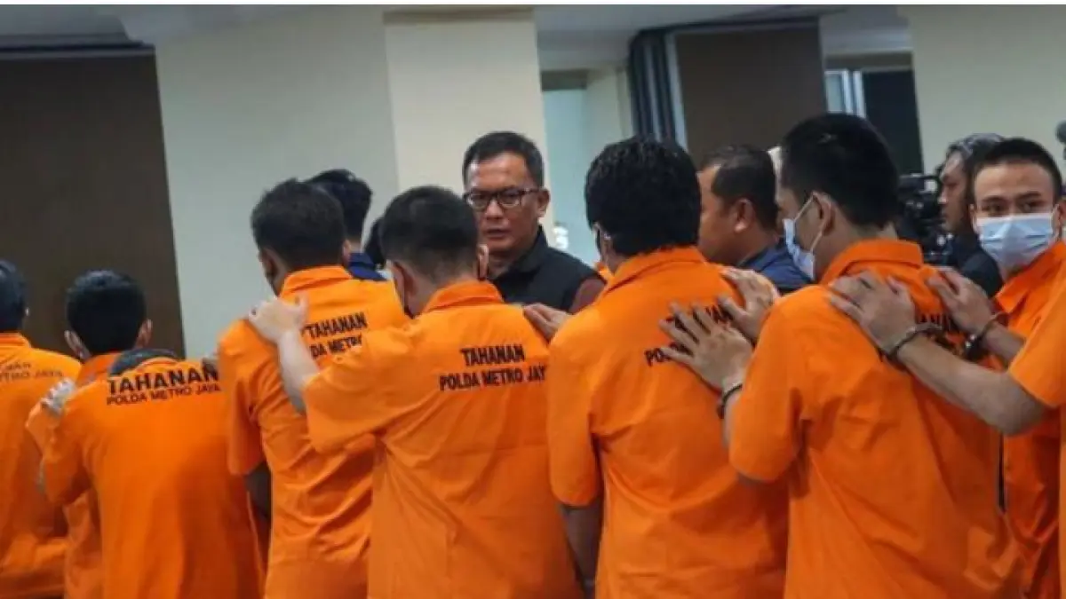 Polisi ungkap kasus judi online di Jakarta Pusat, sita ponsel, rekening, dan uang tunai dari operator muda peraup ratusan juta. (DETIKCOM) 