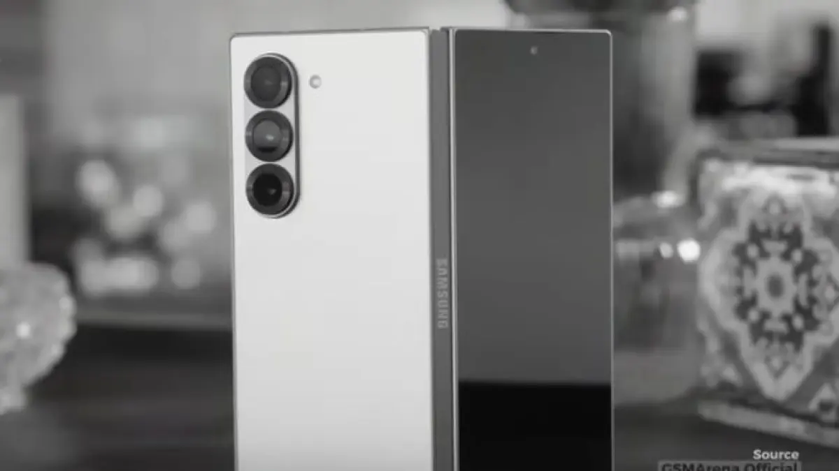 Daftar HP flagship turun harga akhir 2025! Samsung Z Fold 6 anjlok Rp11 juta, cek rekomendasi ponsel mewah makin terjangkau di sini. (screenshot youtube)