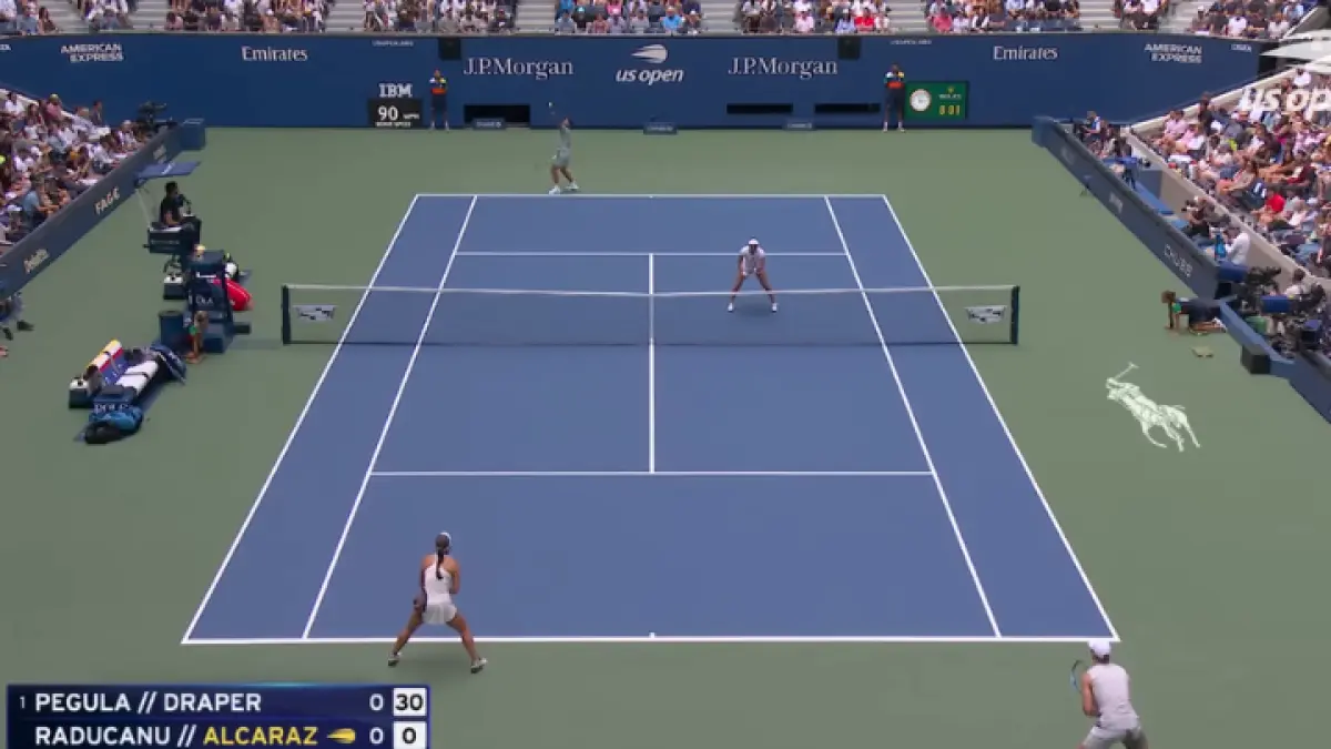 Pegula/Draper tampil solid saat menghadapi Raducanu/Alcaraz di laga ganda campuran US Open, menunjukkan dominasi sejak awal pertandingan. (YT. US Open Tennis Championships)