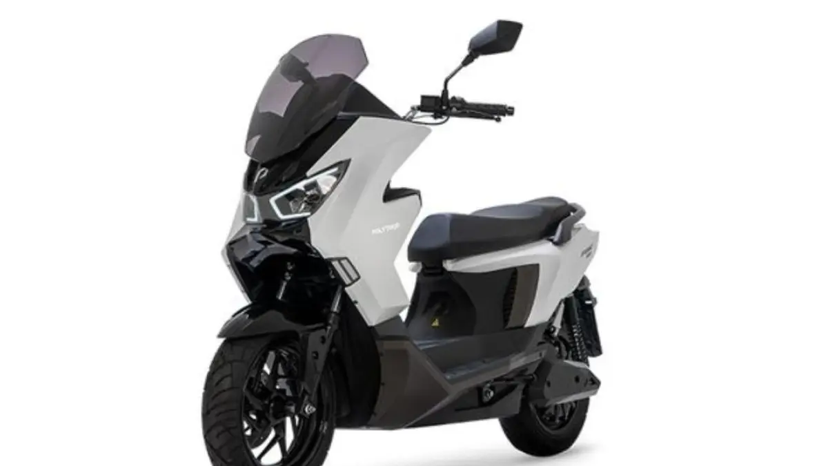 Review Polytron Fox 350, motor listrik futuristik dengan fitur keyless, bagasi luas, dan desain modern yang menarik perhatian. (pinterest.com)