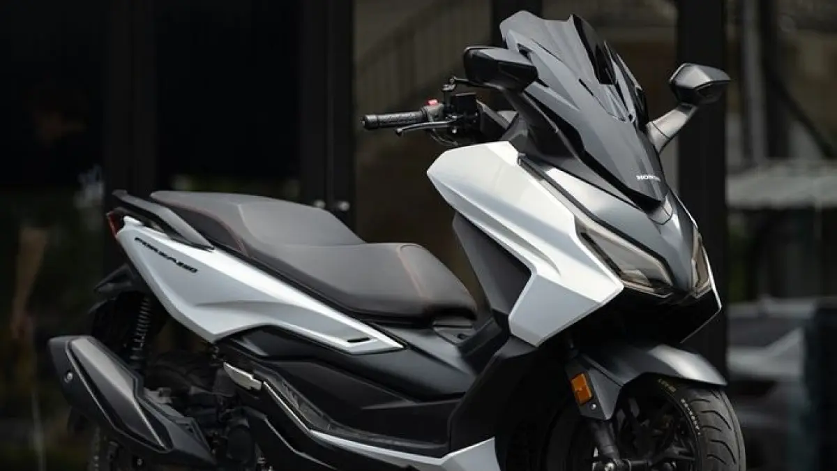 Motor listrik Uwinfly M135 hadir dengan jarak tempuh 180 km, fast charging, dan harga terjangkau. Ini spesifikasi lengkapnya! (Pinterest)