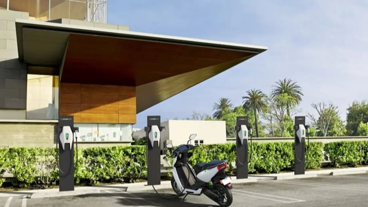 Tes VinFast Viper, motor listrik baru jarak 150 km dengan tenaga besar dan desain modern siap masuk pasar Indonesia.