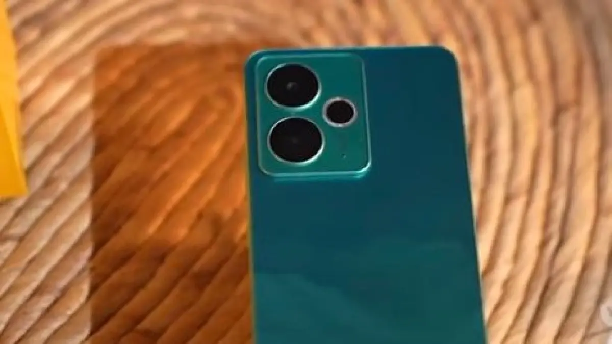 Cari HP Realme 5G terbaru April 2026? Simak 7 rekomendasi HP Realme dengan baterai jumbo 7.000 mAh dan kamera 200 MP terbaik tahun ini. Cek di sini!(screenshot youtube)