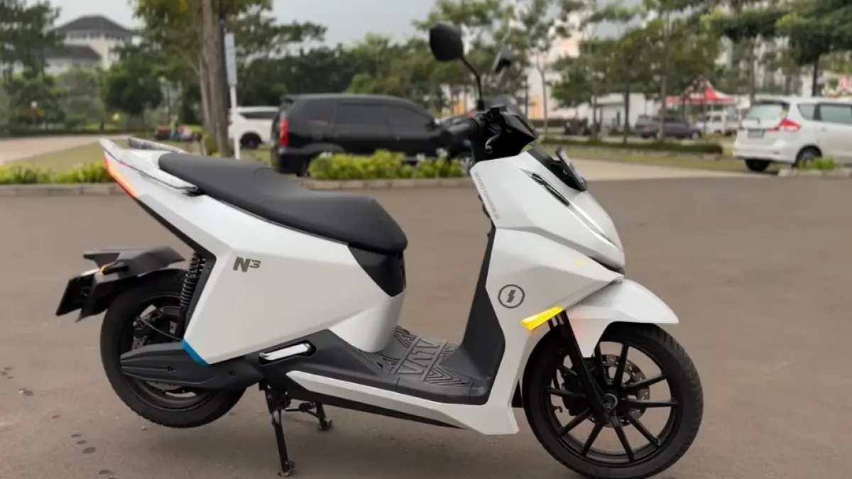 Perbandingan Polytron Fox Air vs Alpha Entry, mana motor listrik terbaik 2026 dari segi harga, performa, dan kenyamanan?