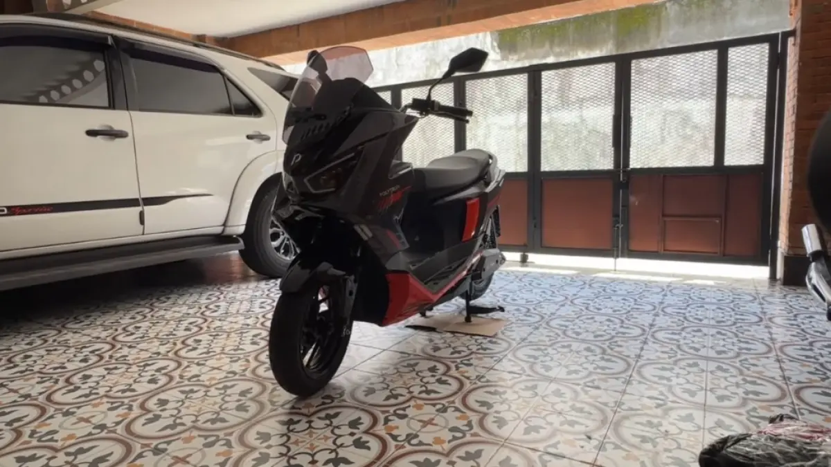 Polytron Fox 350 motor listrik terbaru hadir dengan fitur HSA, nyaman di tanjakan, dan suspensi empuk untuk harian.
