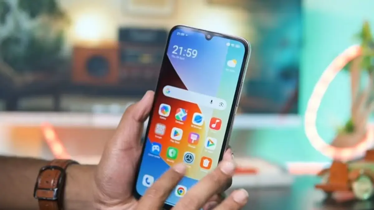 HP baterai 7000 mAh murah 2026 terbaik, awet hingga 2 hari dengan fast charging dan spek tinggi. (SC YOUTUBE)