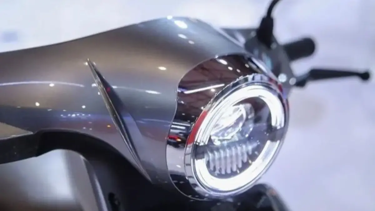 Indomobil Yadea Cutie resmi rilis di IIMS 2026! Harga Rp15 Jutaan, pakai fitur NFC & jarak tempuh hingga 130 km. Motor listrik imut tapi bertenaga! (pinterest)