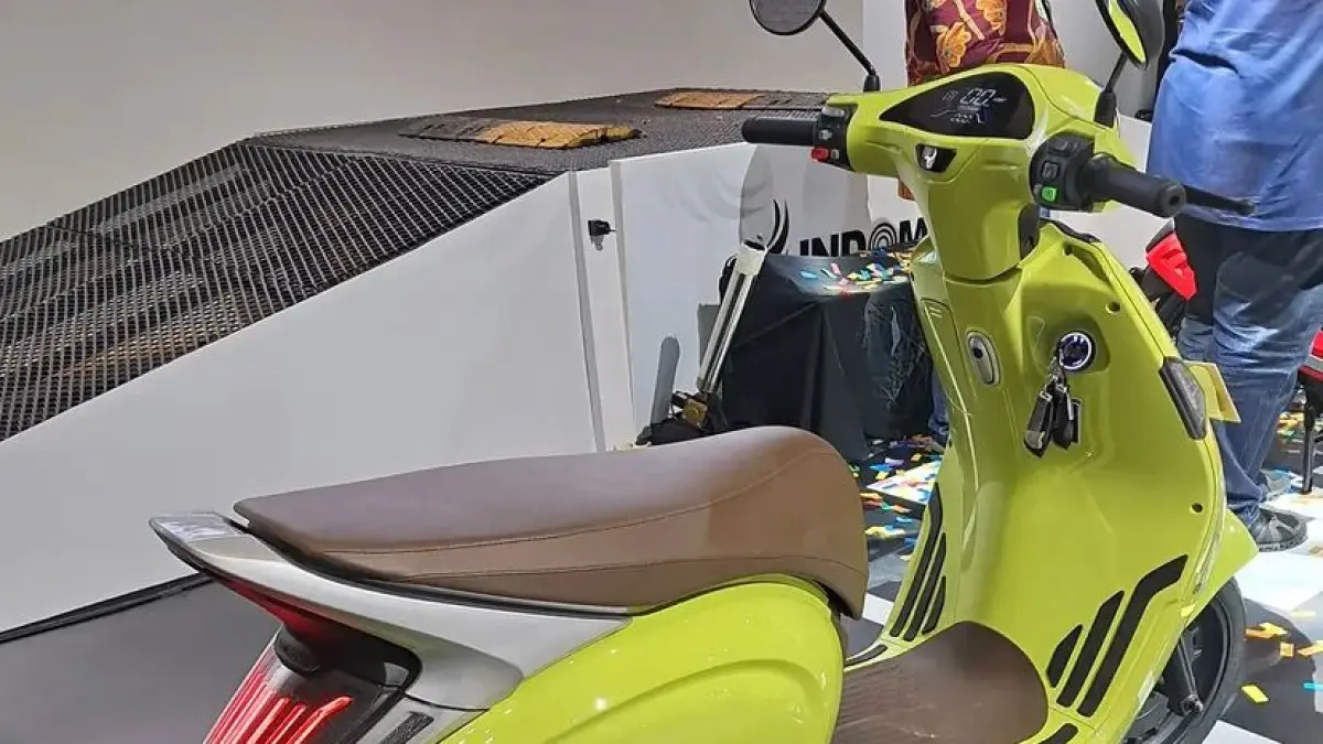 Cek Indomobil E-Motor QT di IIMS 2026! Motor listrik murah Rp15 jutaan, jarak tempuh 130 KM, desain retro karya anak bangsa. Cek speknya di sini! (screenshot youtube)