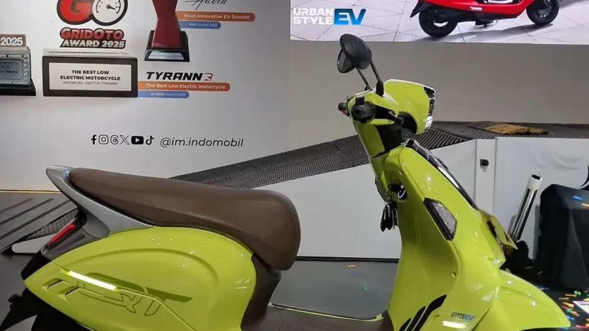 Cek Indomobil E-Motor QT terbaru! Motor listrik murah Rp15 jutaan, jarak 135 KM, dan fitur kartu NFC. Solusi harian tanpa sewa baterai. Cek di sini! (screenshot youtube)