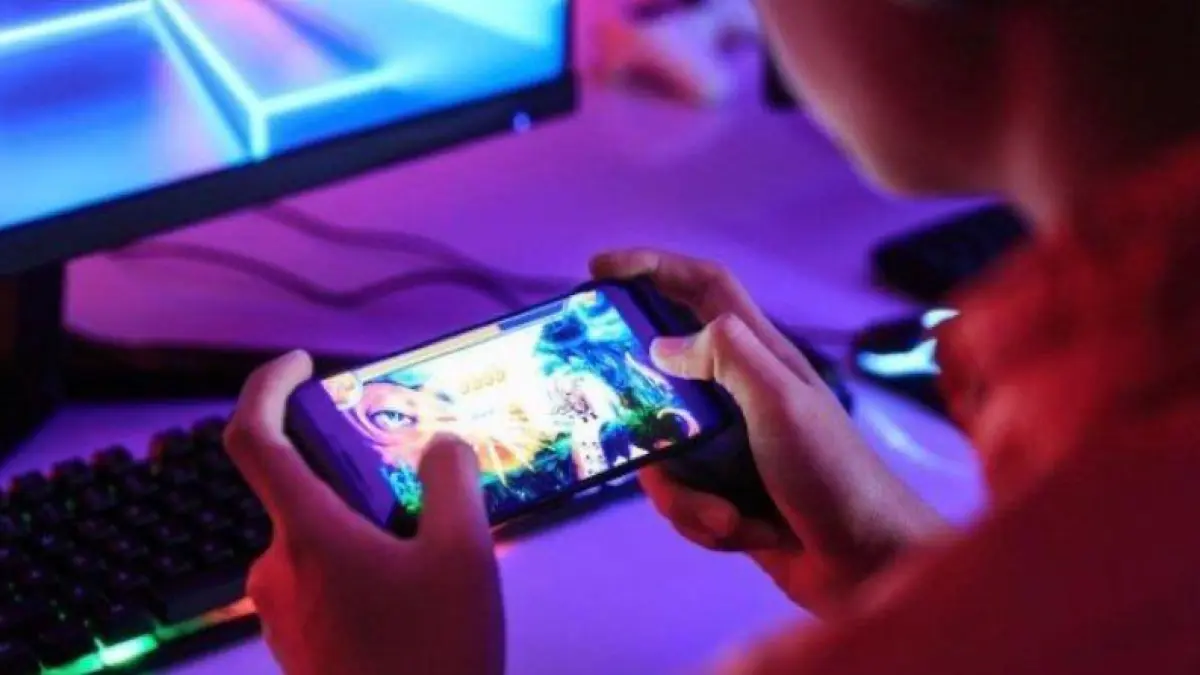 Cek rekomendasi 10 HP 5G Chipset Snapdragon terbaik 2026. Skor Antutu tembus 3 juta, kamera Zeiss, & baterai 7600 mAh mulai 5 jutaan. Cek di sini! (Pinterest)