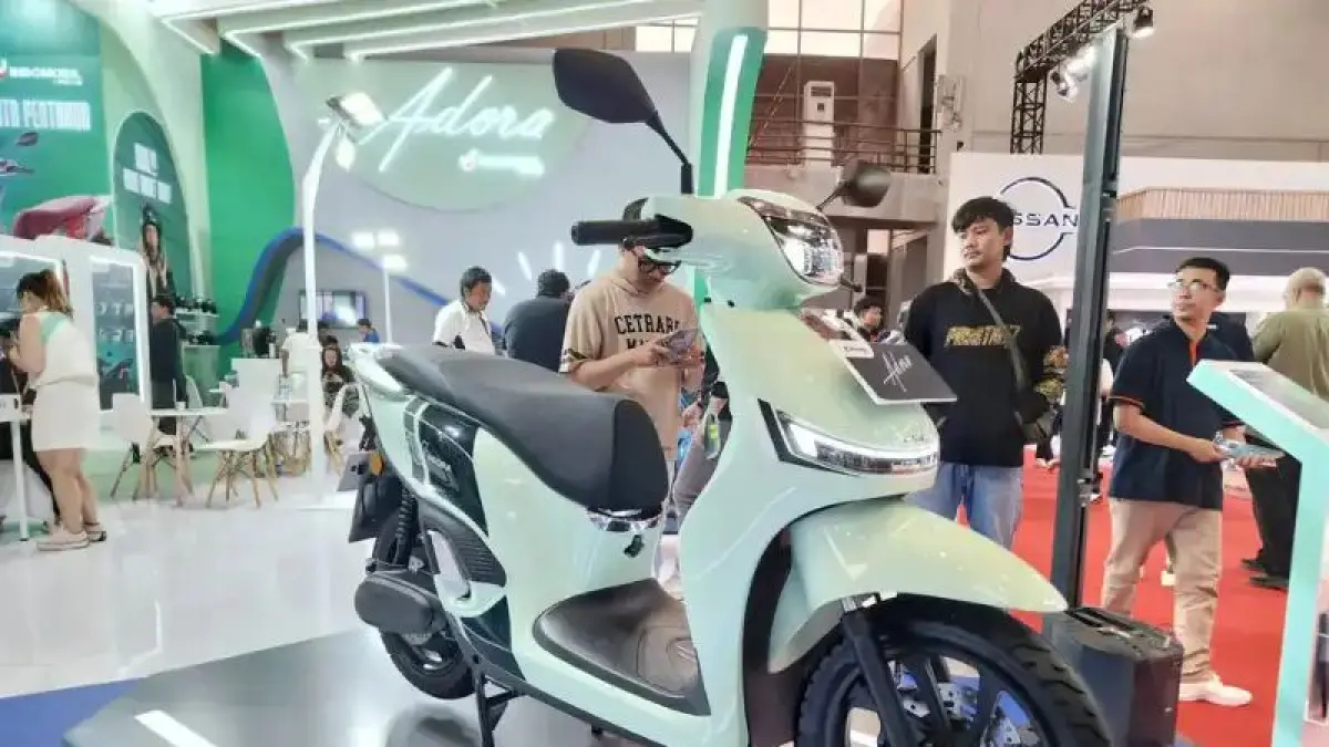 Indomobil E-Motor Sprinto hadir dengan desain mirip Vario, fitur canggih, dan kecepatan hingga 90 km/jam. Alternatif motor listrik harian.