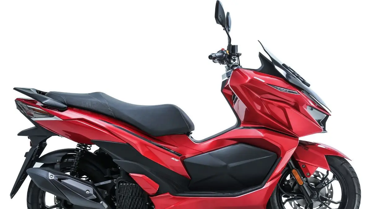 Pengakuan jujur pembeli Polytron Fox 350, motor listrik hemat dengan sewa baterai dan performa lebih baik.